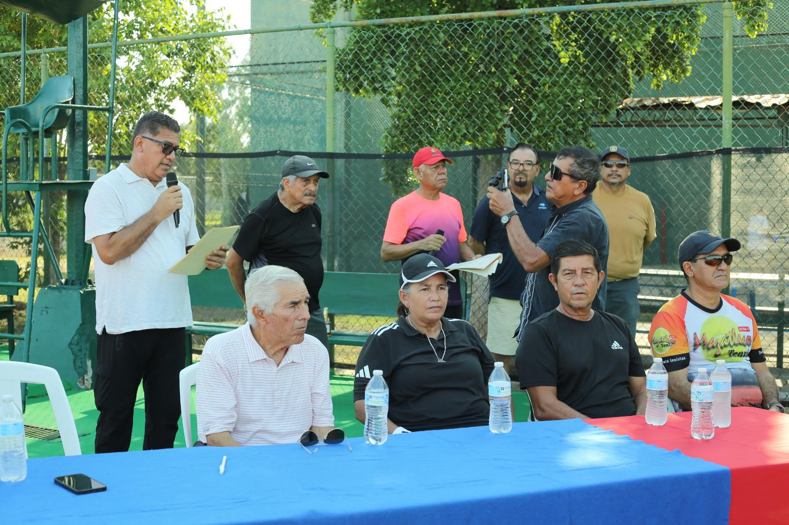 $!Club Muralla estrena y remodela sus canchas de tenis