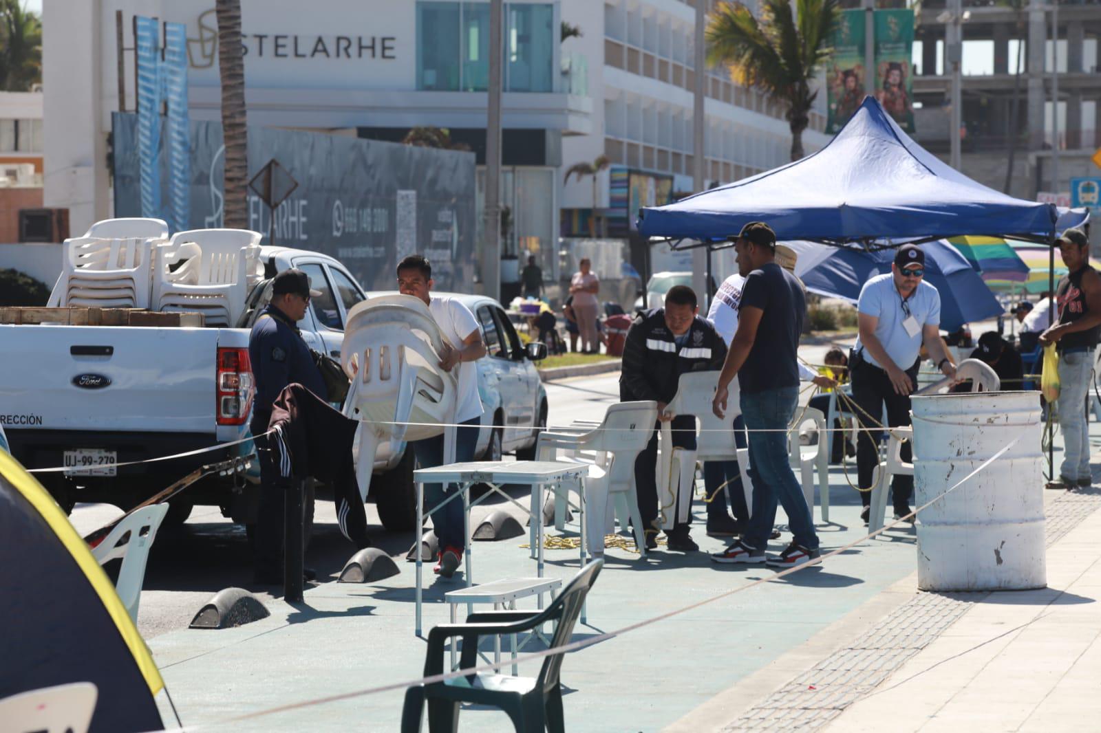 $!Asegura Oficialía Mayor 541 sillas durante desfiles del Carnaval