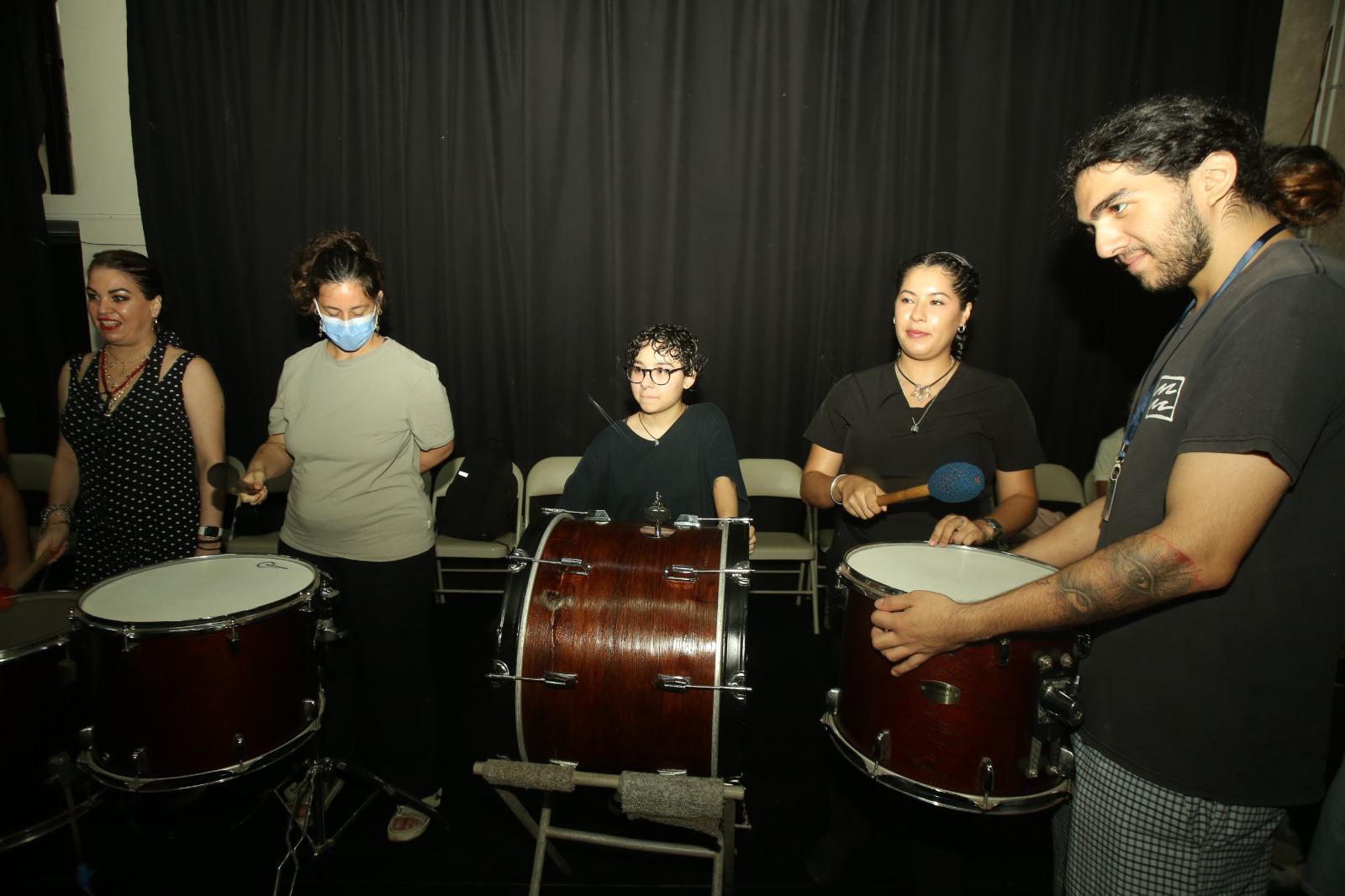 $!Estudiantes, docentes y músicos de Mazatlán y del sur de Sinaloa participaron en la jornada inaugural del encuentro dedicado a la formación e intercambio de conocimientos en percusión.