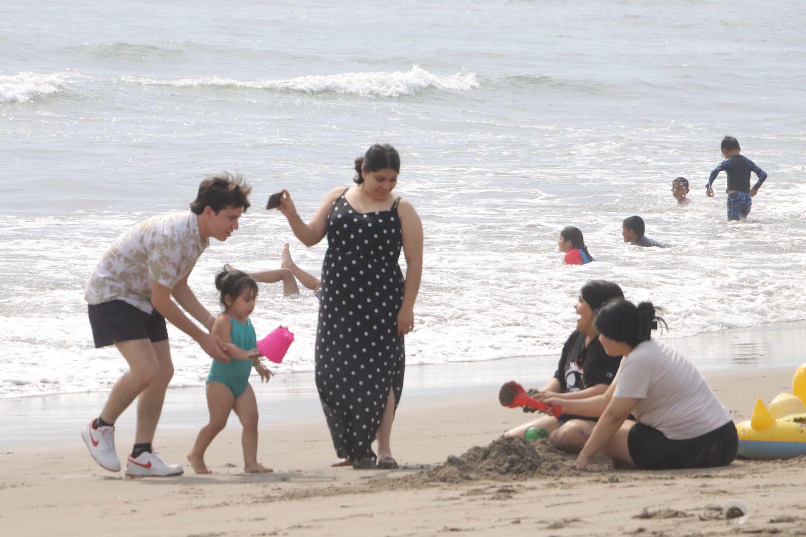 $!Supervisa Alcaldesa de Rosario las playas en el primer día de Semana Santa