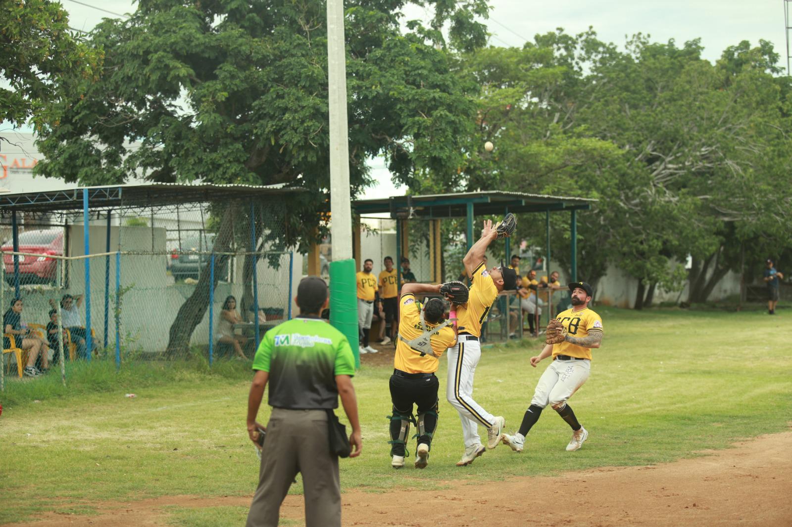 $!Pollería Catalina acaricia título de Beisbol 35 Años y Más, en Muralla