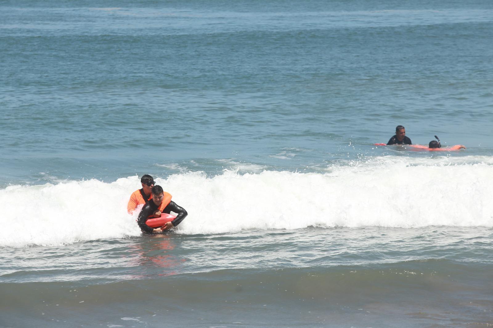 $!Marina refuerza capacitación de rescatistas rumbo al verano en Mazatlán