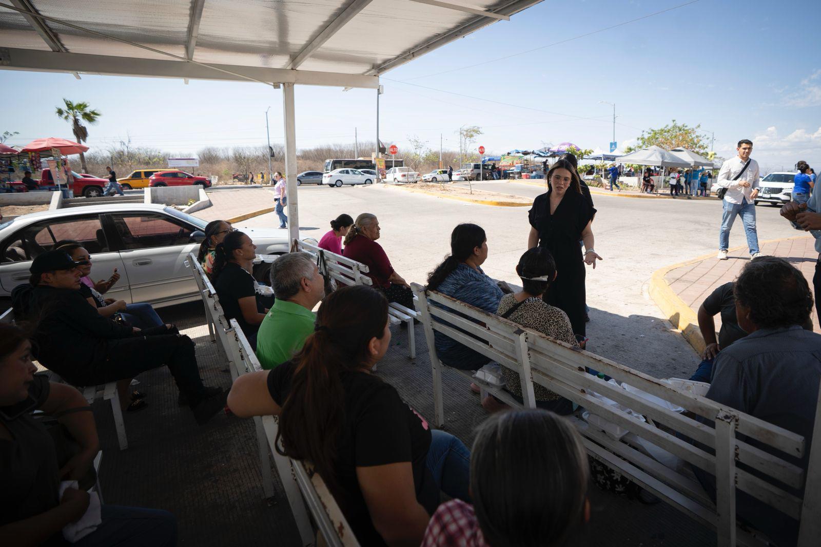 $!Llevan alimento y apoyo a familias en el Hospital General
