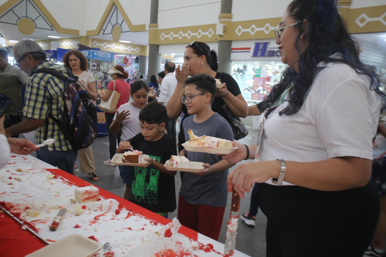 $!Casa Ley celebra 72 años con sus clientes en Mazatlán