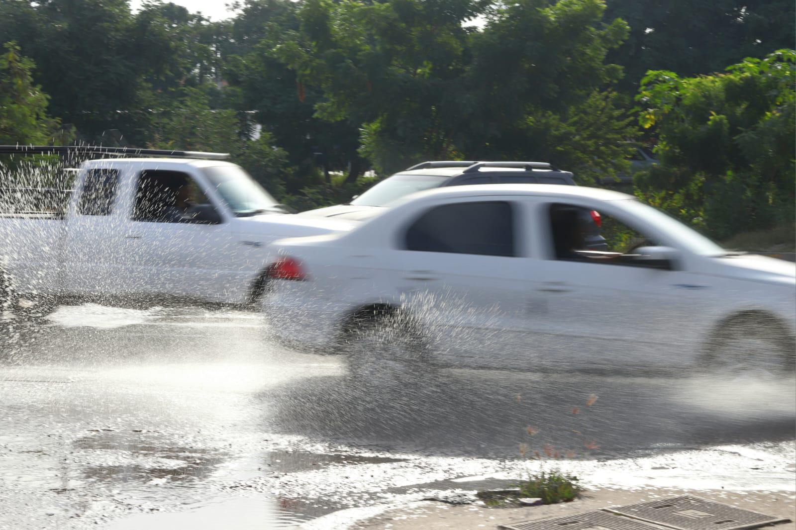$!Pestilentes fugas ahogan a vecinos del Infonavit Jabalíes, en Mazatlán