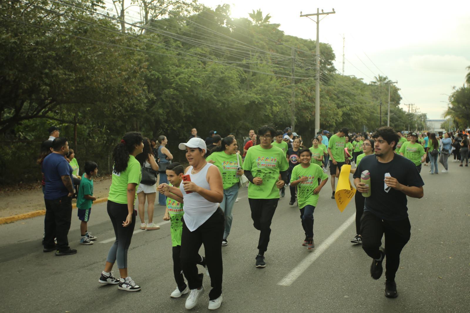 $!ICO reúne a más de mil personas en carrera inclusiva por la solidaridad en Mazatlán