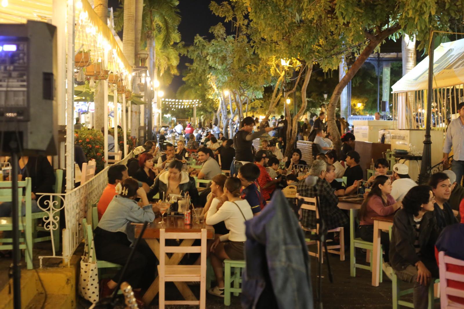 $!Bandas musicales animan la fiesta carnavalera en la Plazuela Machado