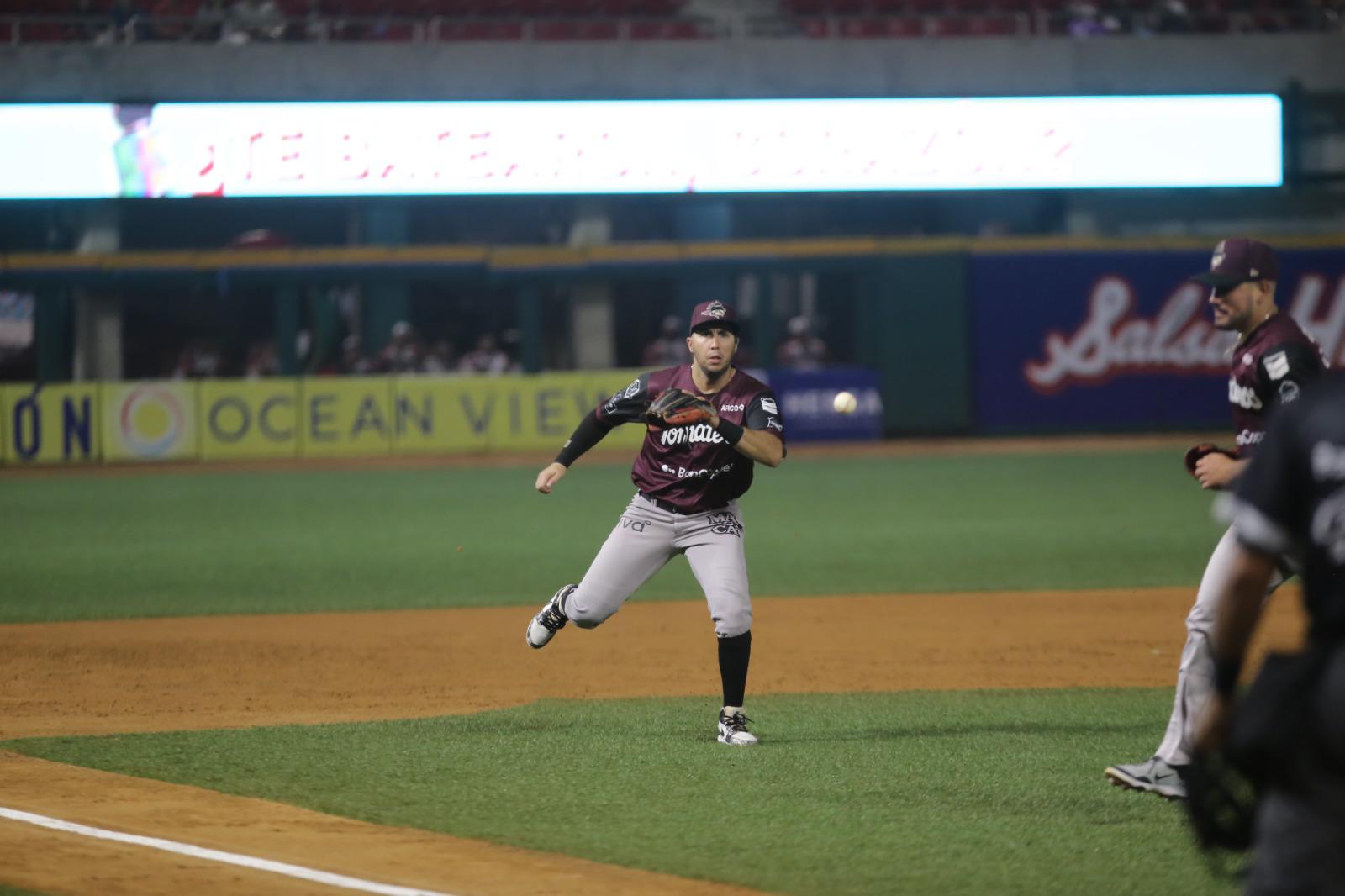 $!Tomateros se impone con autoridad a Venados en el inicio de serie en Mazatlán