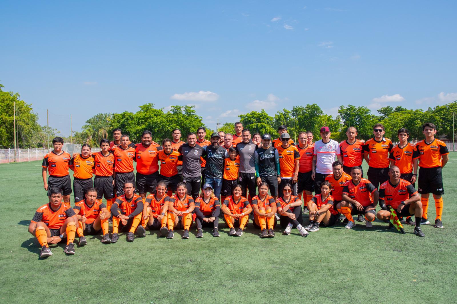 $!Imparte Imdec capacitación para árbitros del Sector Popular de Culiacán