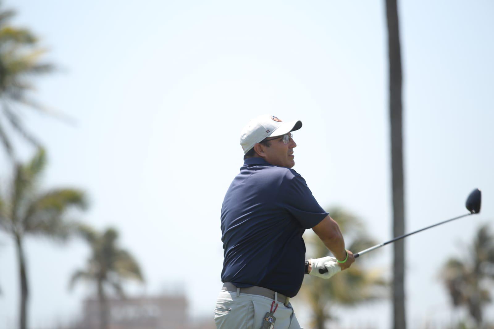 $!Cisneros y Rocha toman la punta en arranque del Torneo Anual de Golf Alhma