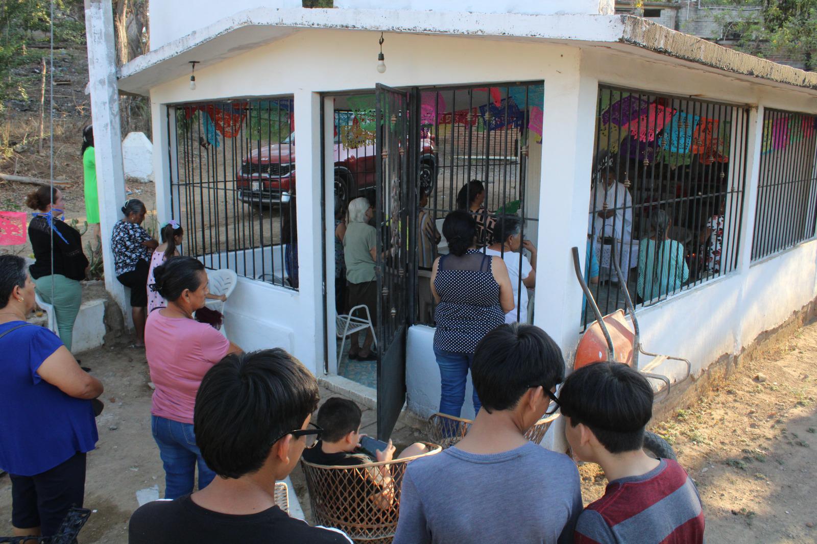 $!Celebran a la Virgen Aparecida o del Pilar, en colonia de El Rosario