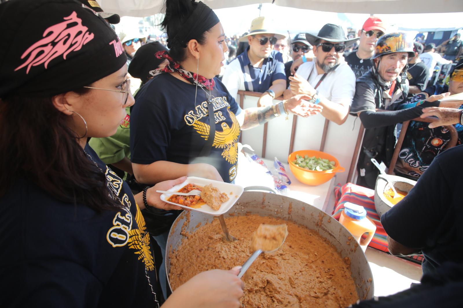 $!Degustan más de 5 mil personas el tradicional marlin al chipotle del Motoclub Olas Altas