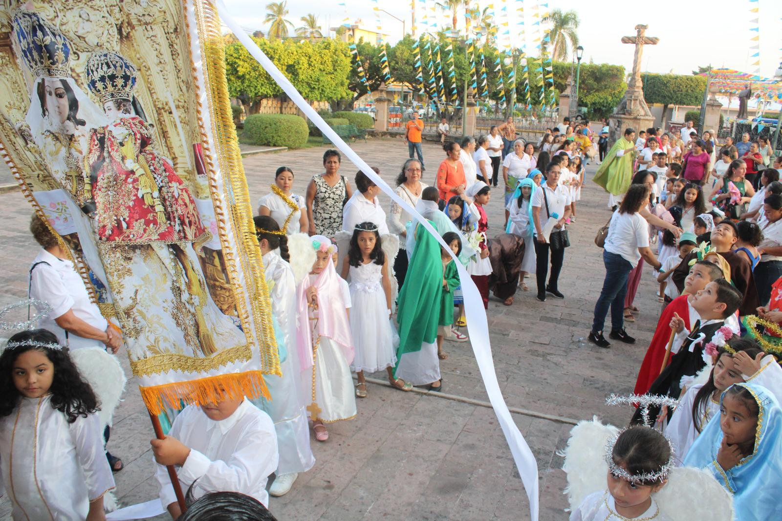 $!Retorna la Virgen del Rosario a su retablo en medio de la fiesta de Todos los Santos