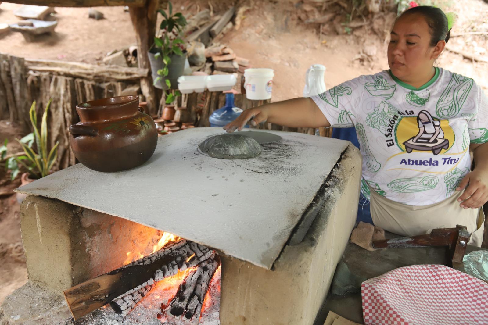 $!El Sazón de la Abuela Tina; una locura que se convirtió en éxito
