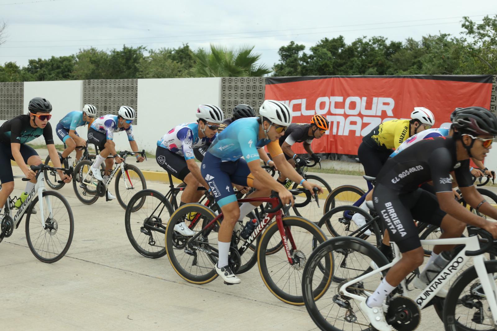 $!Pablo Alarcón y Hanna Enciso conquistan el Circuito Australiano en Mazatlán