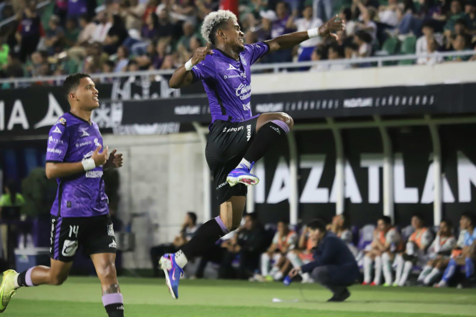 $!Brian Rubio encabeza goleada de Mazatlán a León