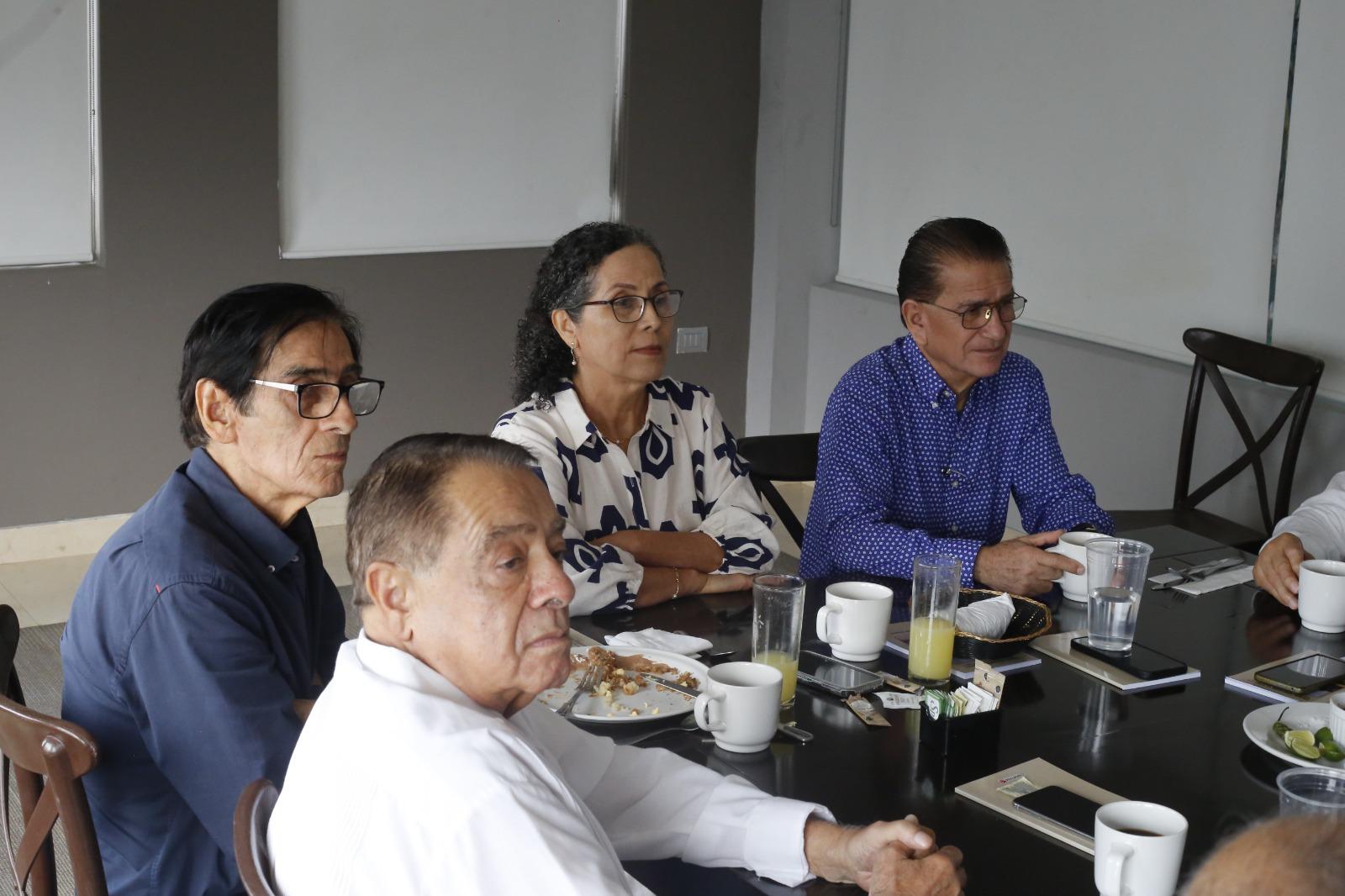 $!Óscar Luis Orozco, Rubén Rubio, Martha Ruelas y Arturo Donis.