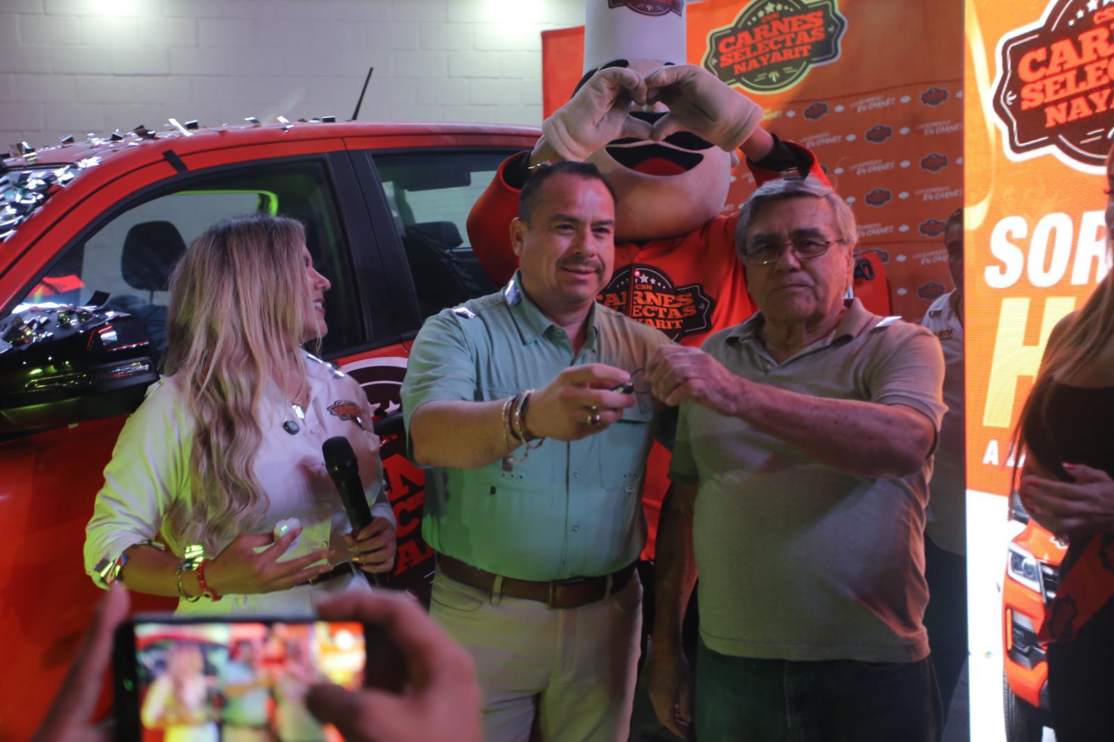 $!Entrega Carnes Selectas Nayarit Camioneta JAC Frison a un cliente en Mazatlán