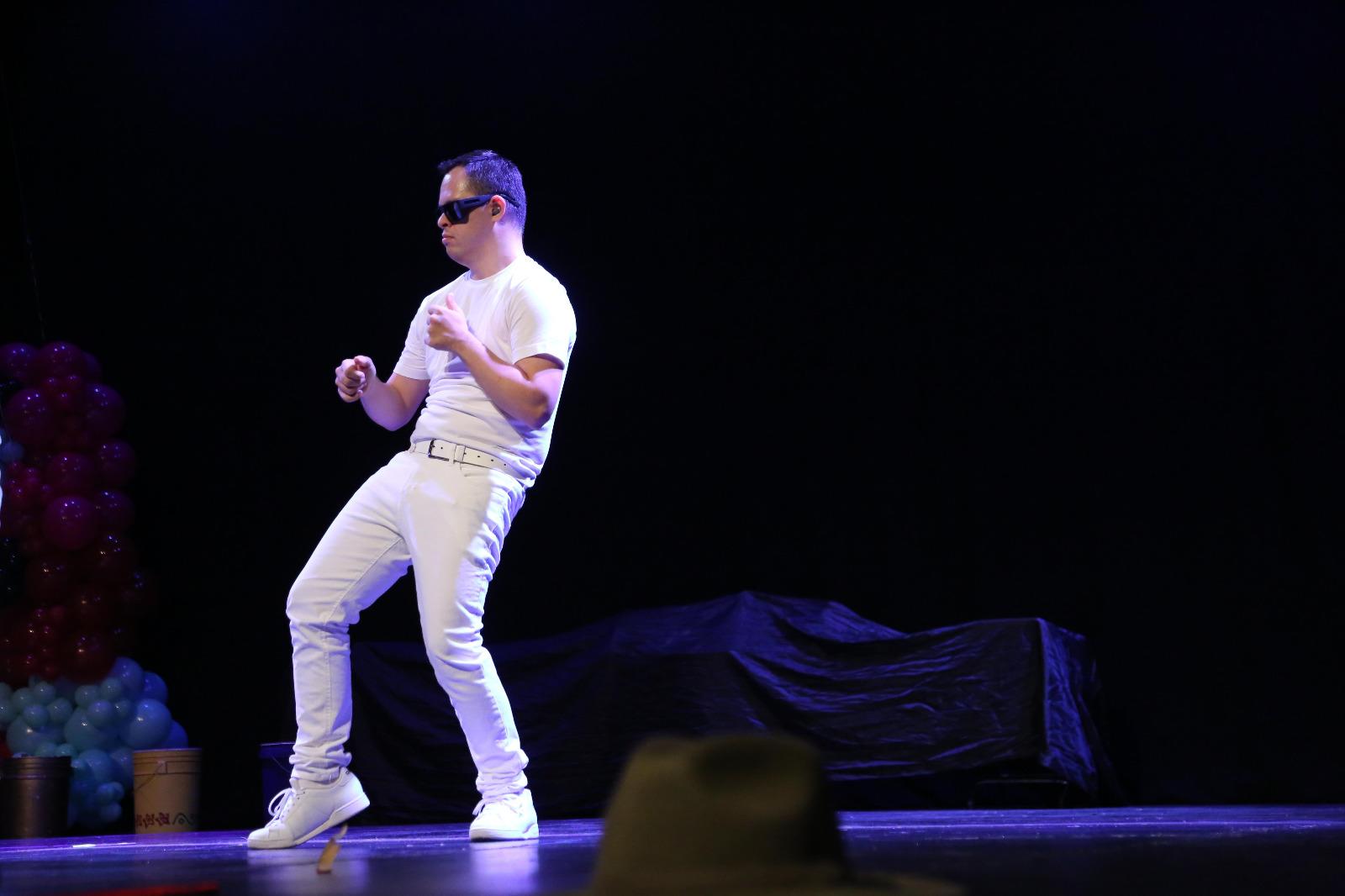 $!Los alumnos destacan sus habilidades escénicas y son dirigidos por las maestras Marlén Bastidas Angulo y Ana Celia González Jester.