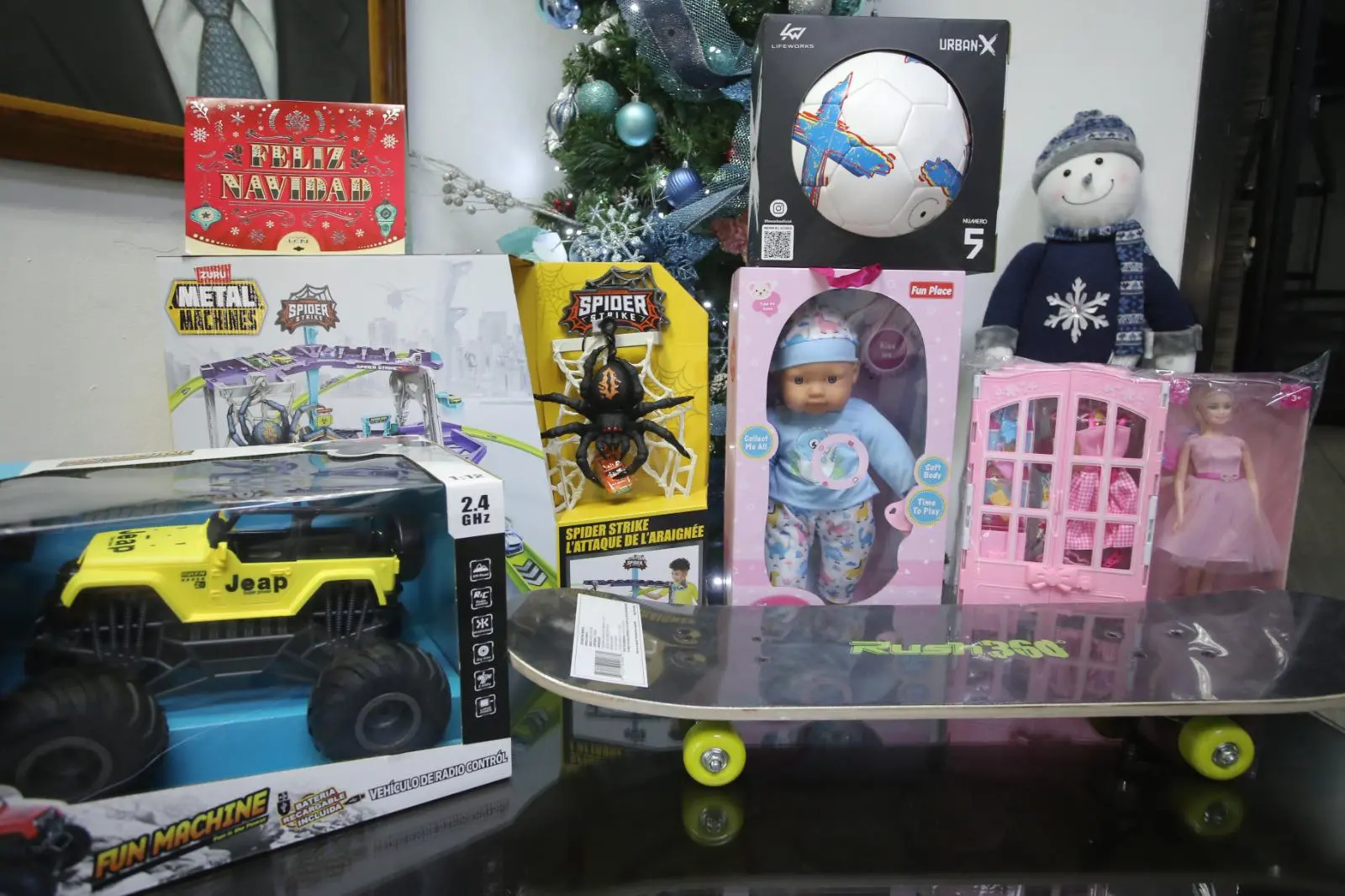 $!Llegan nuevos juguetes a Noroeste Mazatlán para la campaña ‘Sé un Rey Mago’