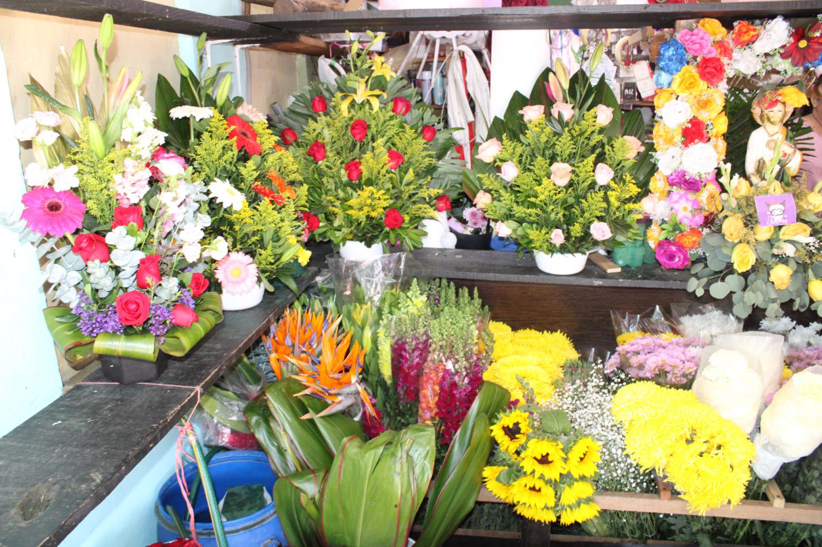 $!Prevén floristas en Rosario bajas ventas por el Día de San Valentín