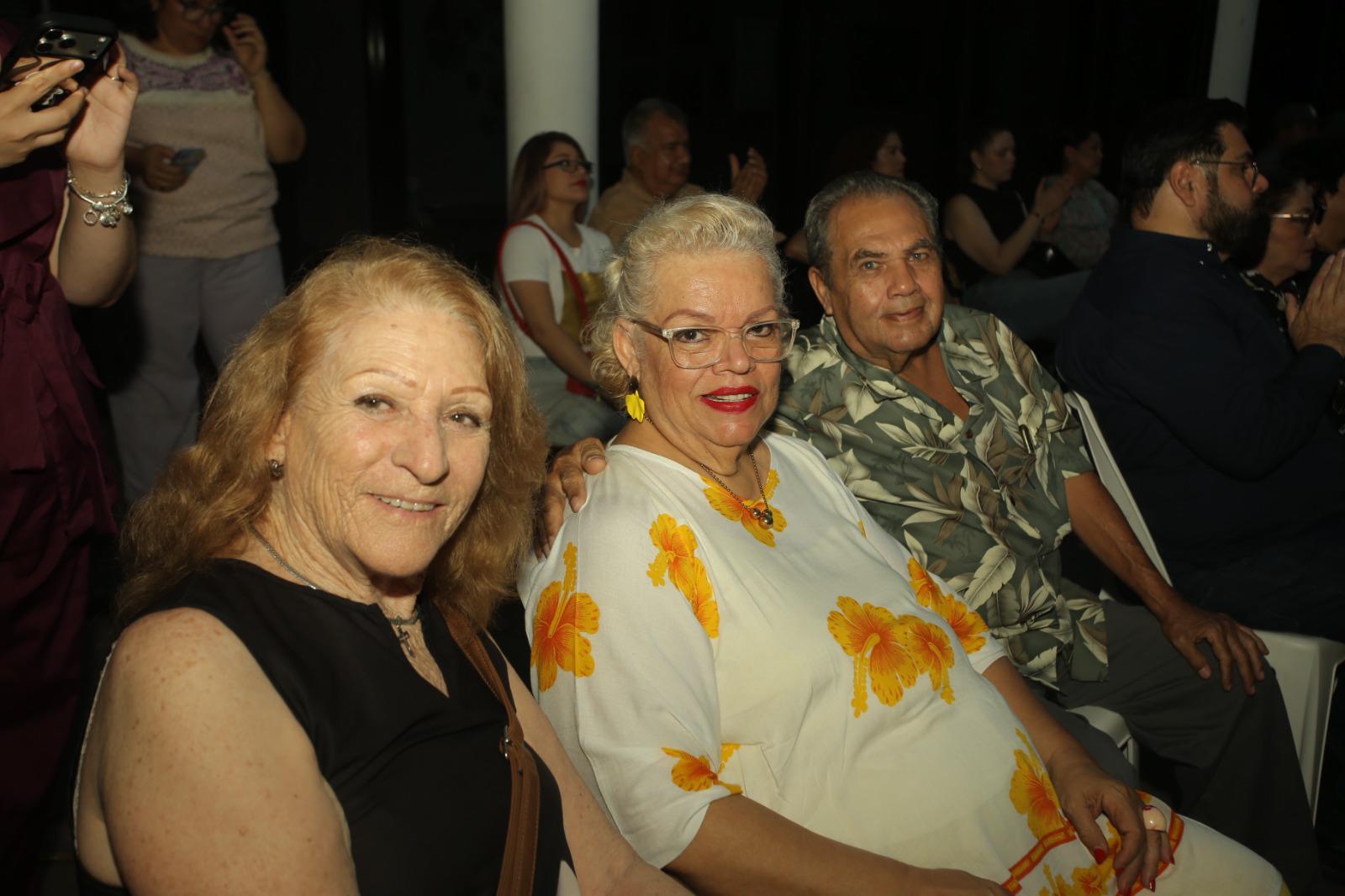 $!maru Enciso, Julieta Montero y Filiberto Cañedo.