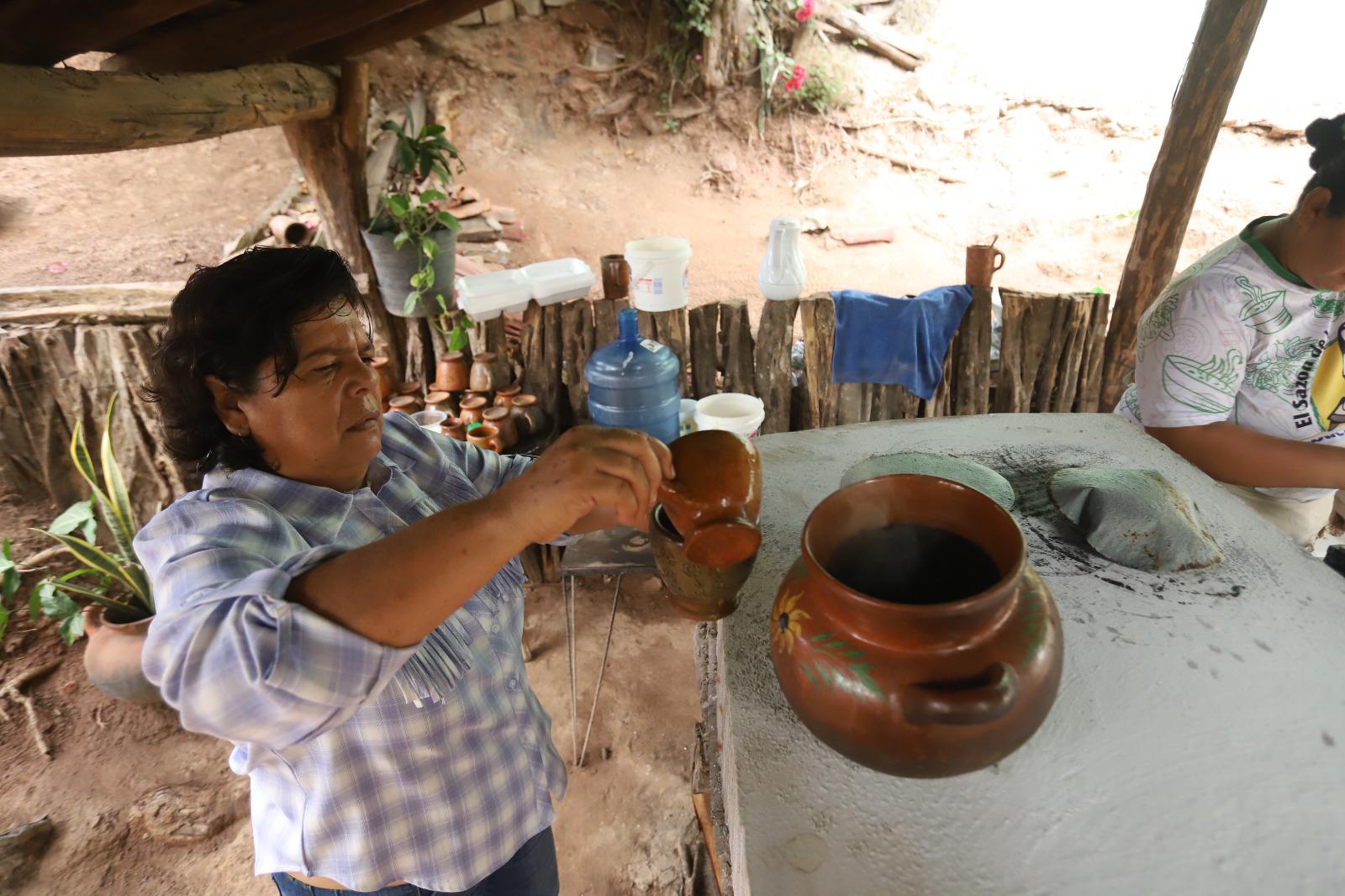 $!Tradicional café de olla, con el aroma característico y unos toques de canela.