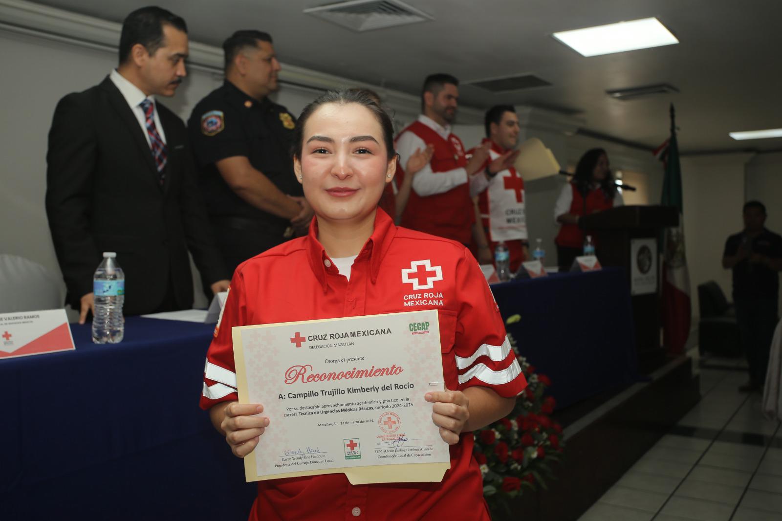 $!Se gradúan con honores 14 nuevos técnicos en Urgencias Médicas de Cruz Roja Mazatlán