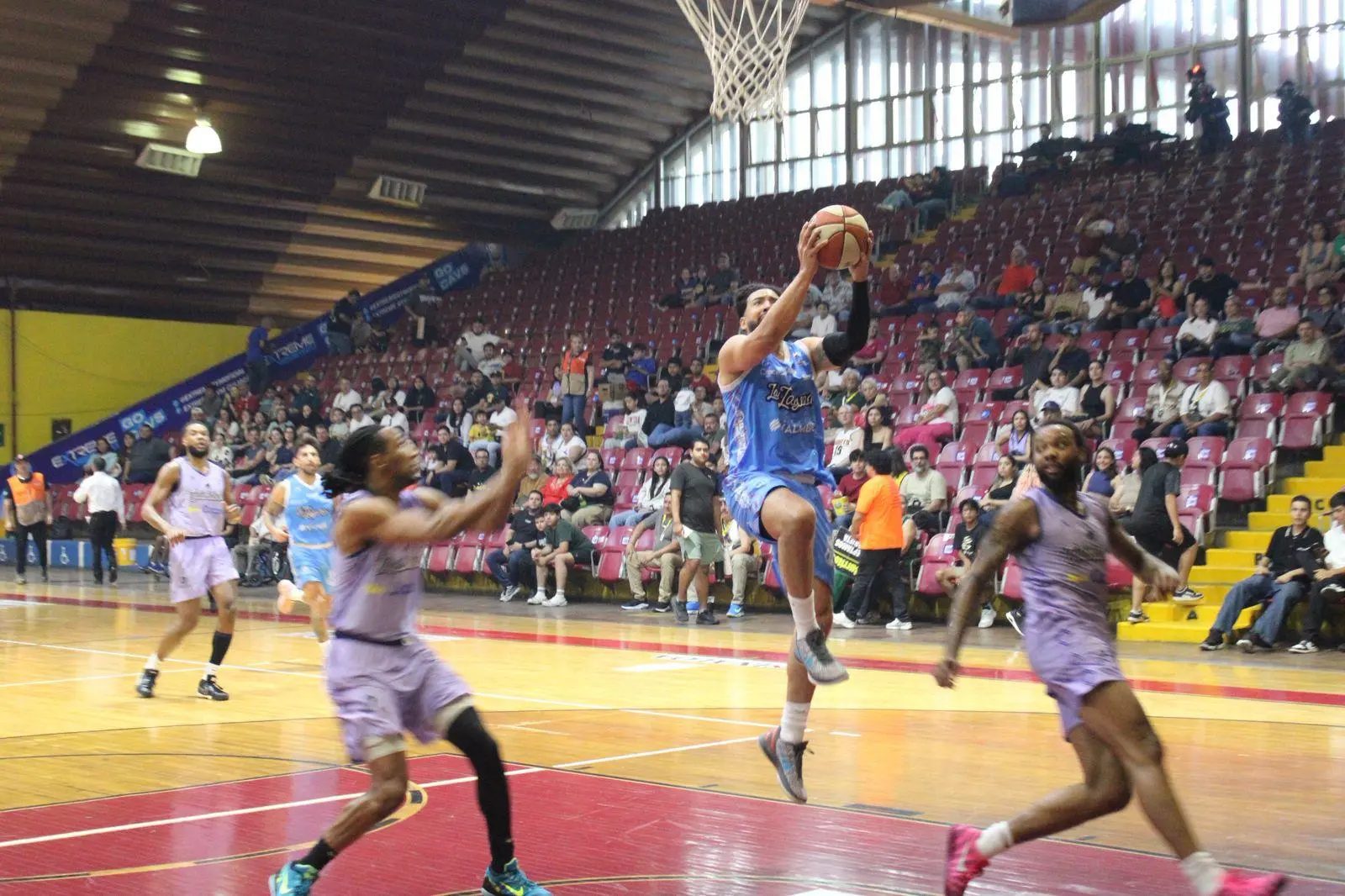 $!Caballeros cae ante Toros Laguna en inicio de serie