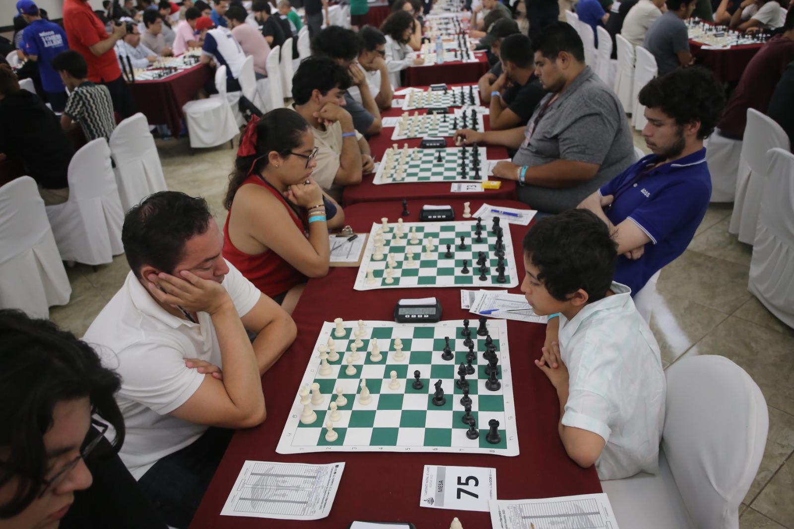 $!Fuerte competencia se vive en Nacional de Ajedrez Mazatlán