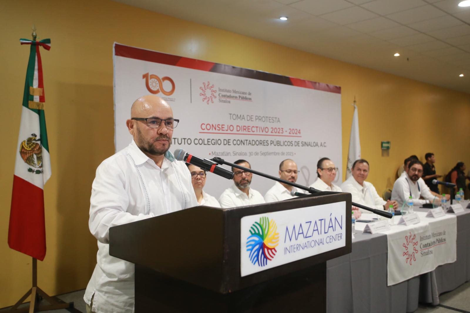 $!Rinde protesta consejo directivo del Instituto Mexicano de Contadores Públicos de Sinaloa