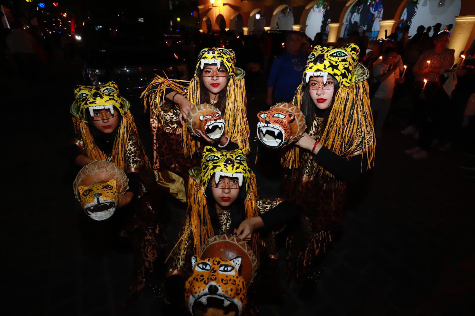 $!Cosalá reúne a miles en la Fiesta de las Velas en honor la Virgen de Guadalupe
