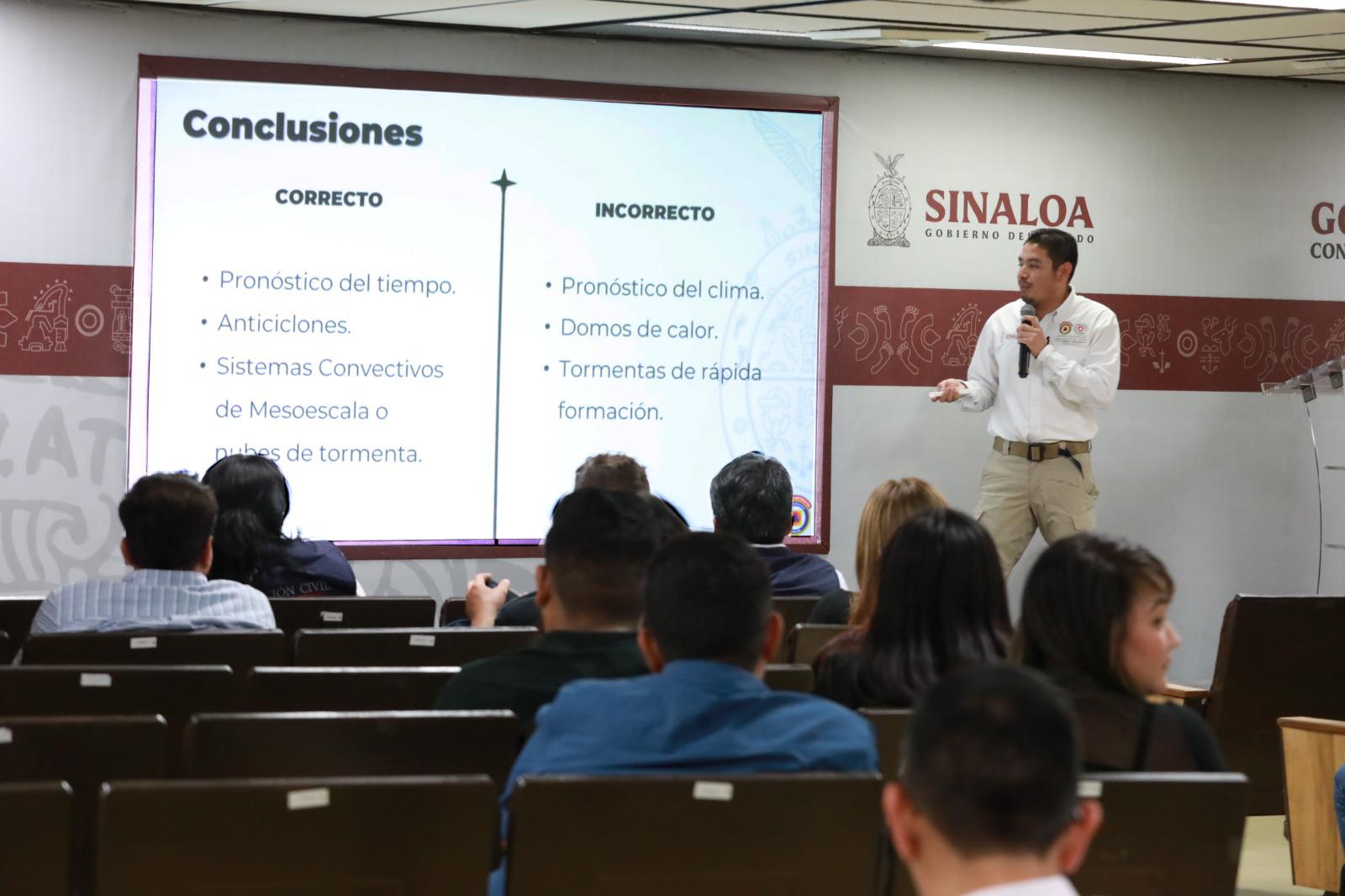 $!Protección Civil imparte conferencia a periodistas para informar en temporada de huracanes