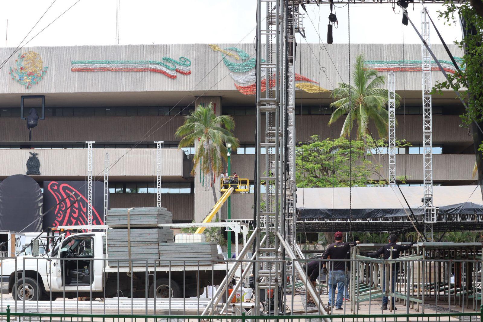 $!Alistan escenarios en el Palacio de Gobierno para festejo del Día del Grito de Independencia