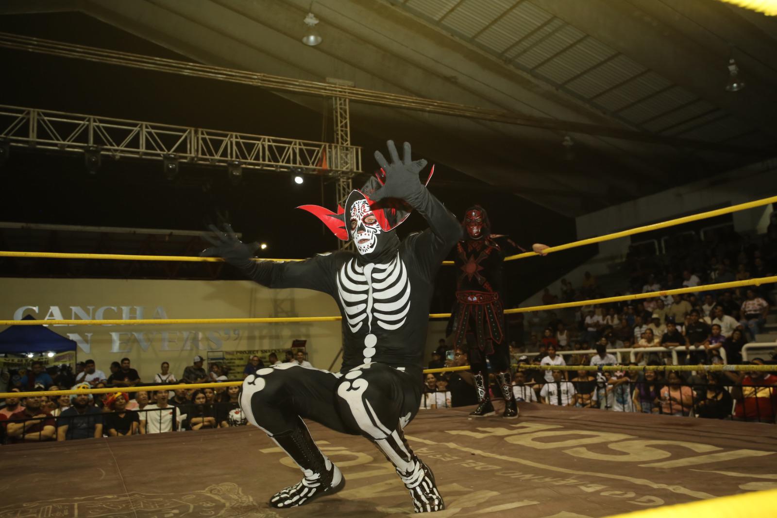 $!Brilla La Parka en presentación en Mazatlán