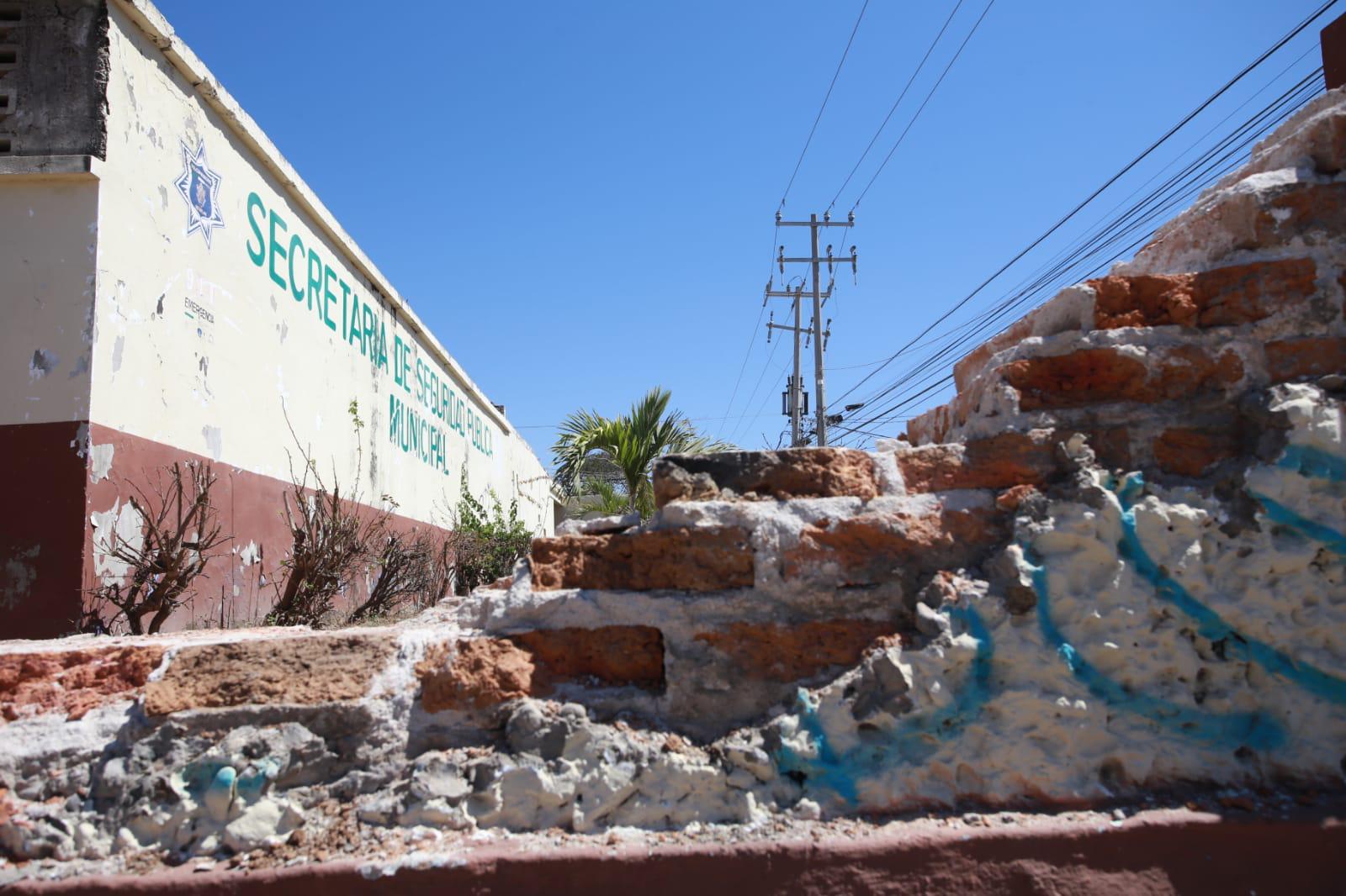 $!Inicia la demolición del edificio de lo que era la cárcel de la Juárez