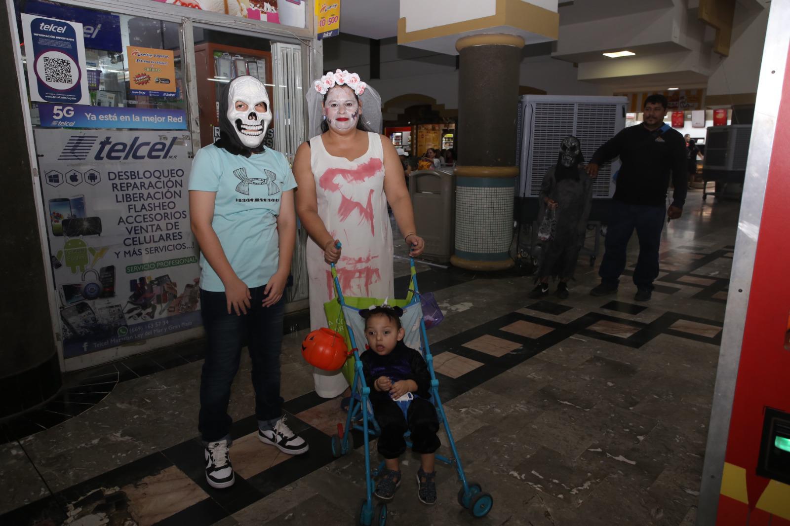 $!Monstruos y fantasmas disfrutan de un divertido Halloween en Mazatlán