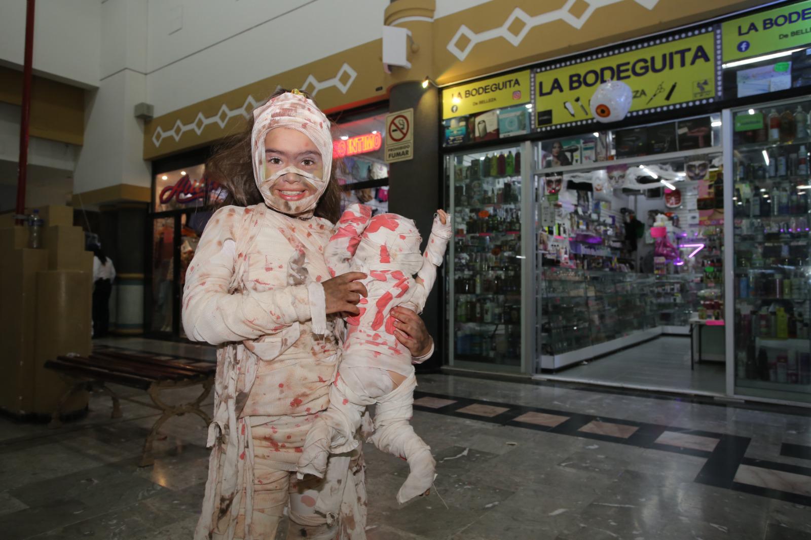 $!Monstruos y fantasmas disfrutan de un divertido Halloween en Mazatlán