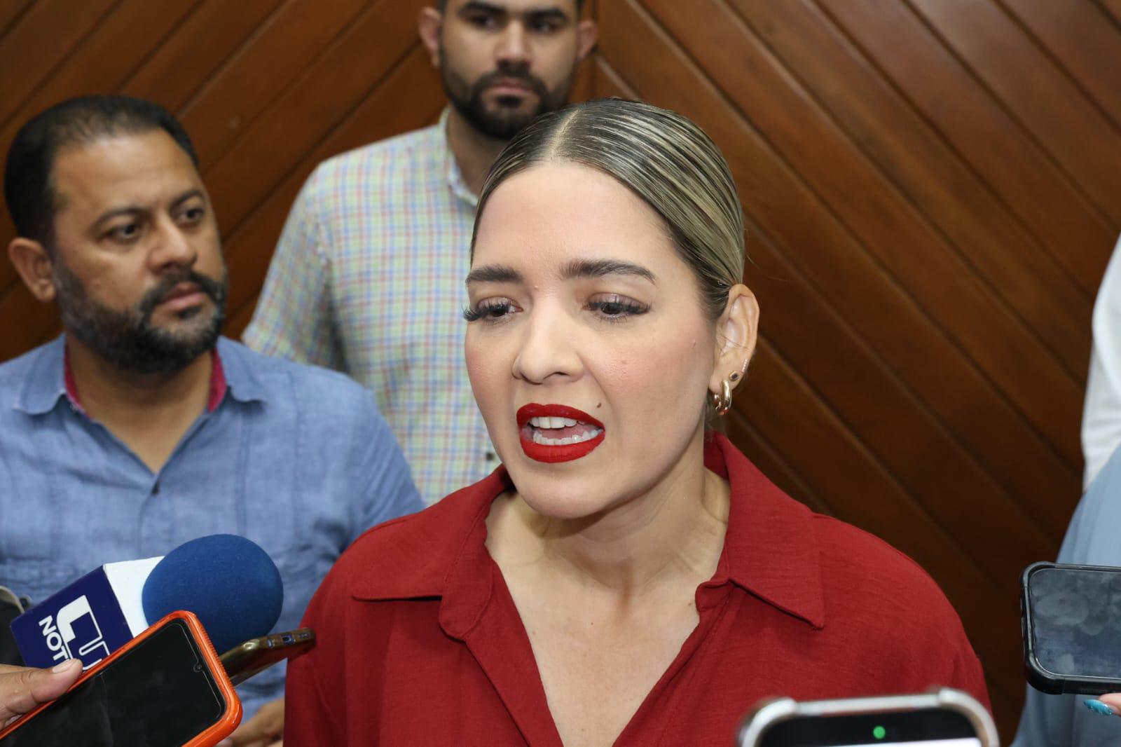 $!Autorizan licencia a Estrella Palacios; nombran a Minerva Osuna como Alcaldesa provisional de Mazatlán