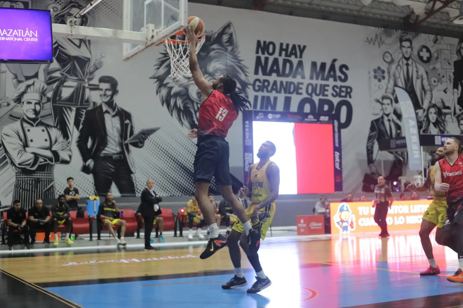 $!Caballeros de Culiacán barren a Venados Basketball con triunfo en Mazatlán