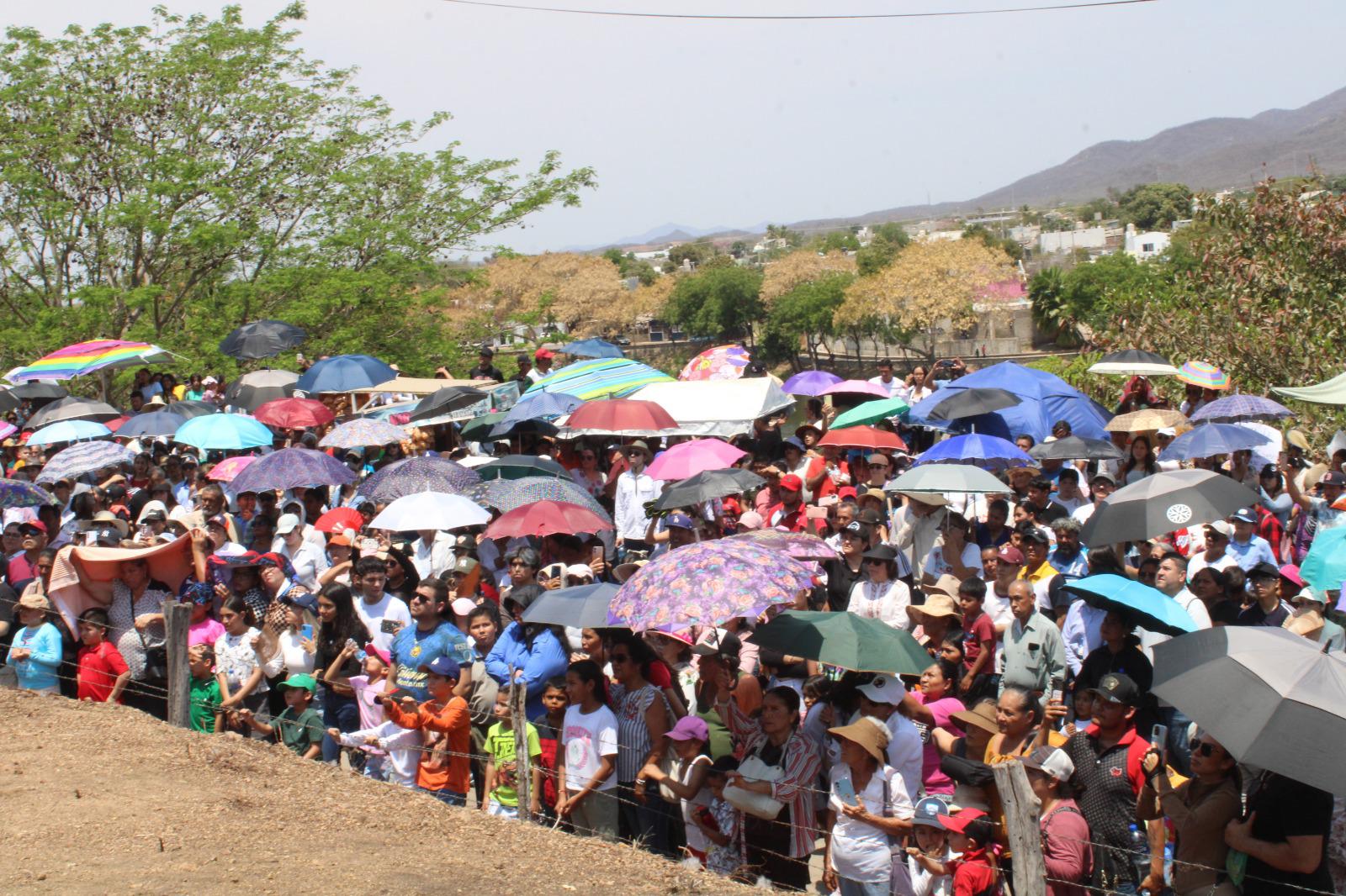 $!Reviven la pasión de Cristo en el ya tradicional Viacrucis viviente, en El Rosario