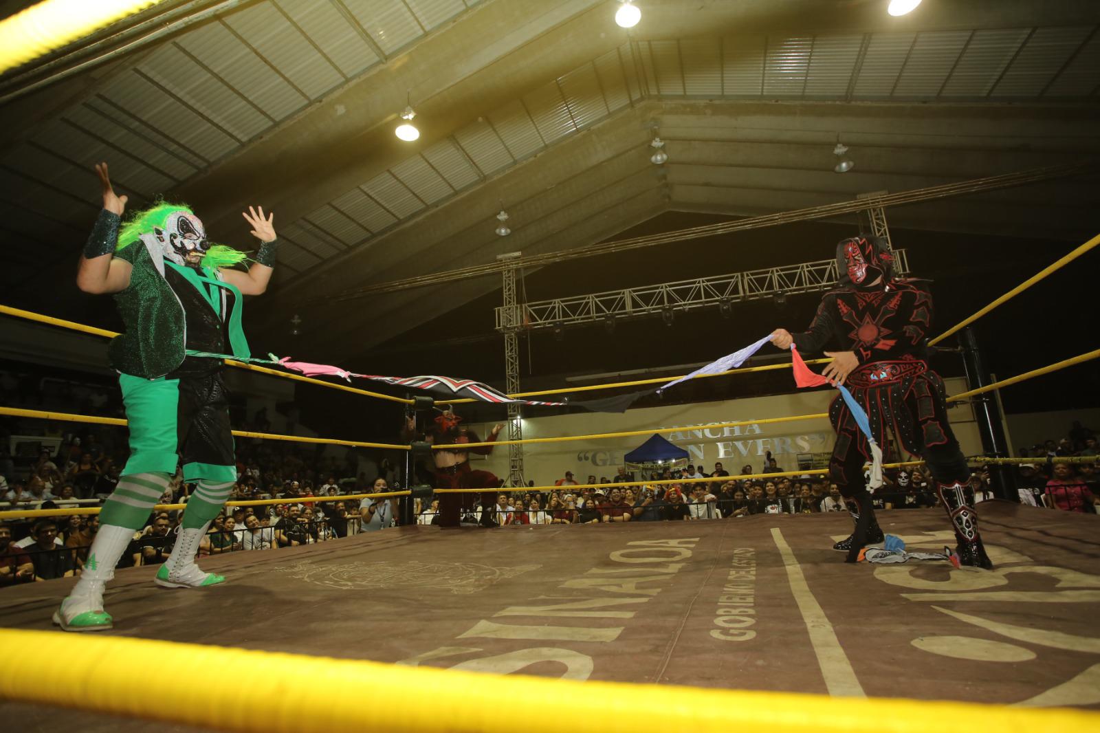 $!Brilla La Parka en presentación en Mazatlán