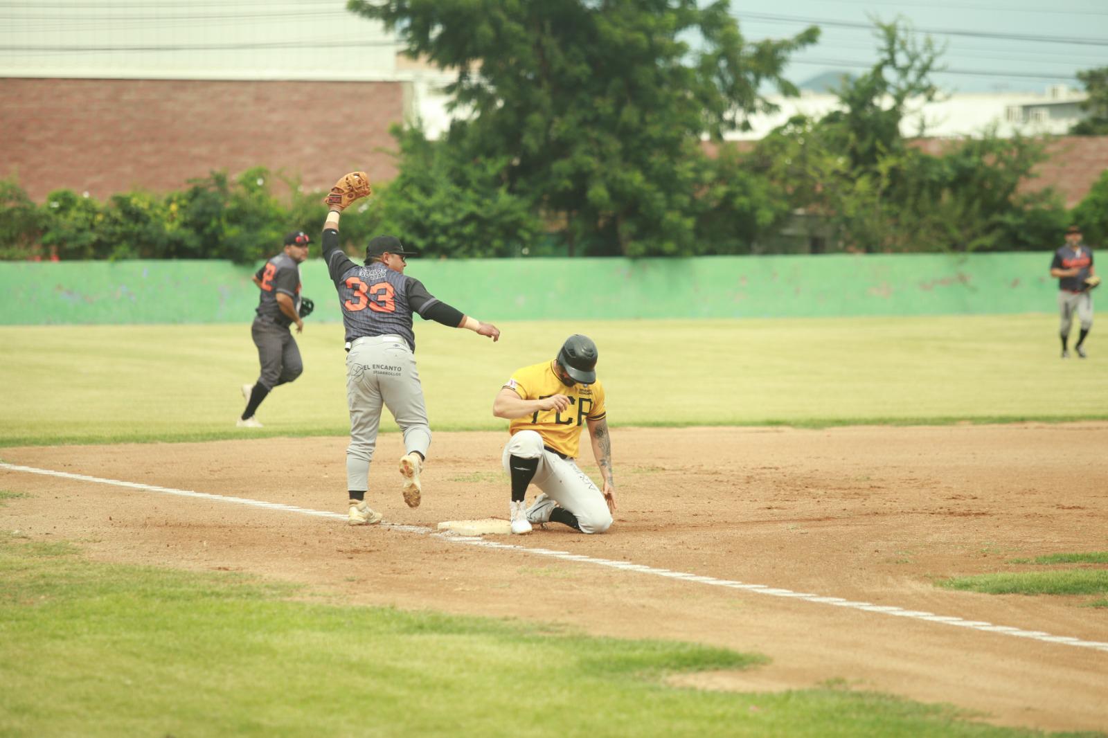 $!Pollería Catalina acaricia título de Beisbol 35 Años y Más, en Muralla