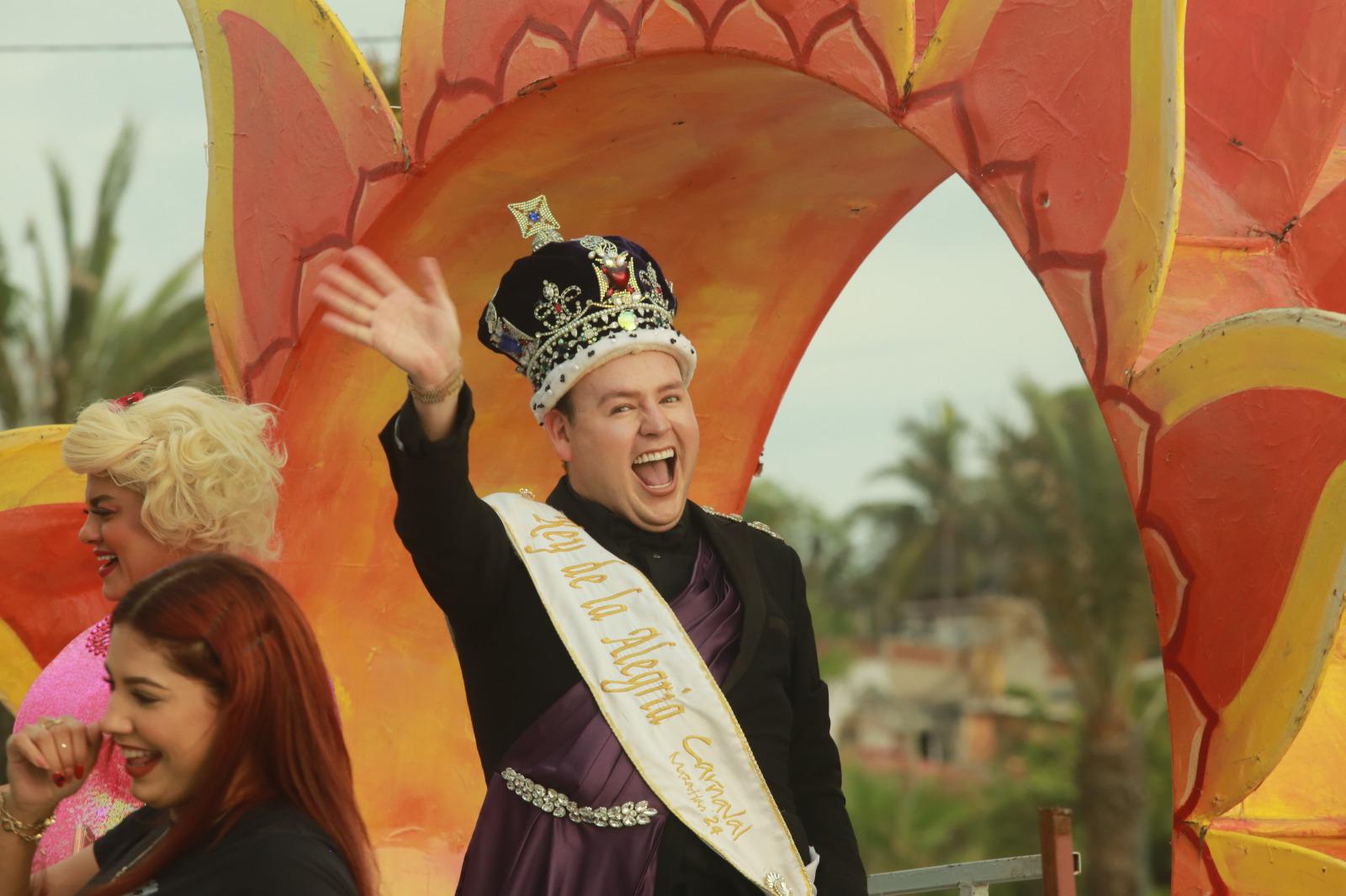 $!Marcha del Orgullo pinta de colores el Malecón de Mazatlán por la igualdad y la diversidad