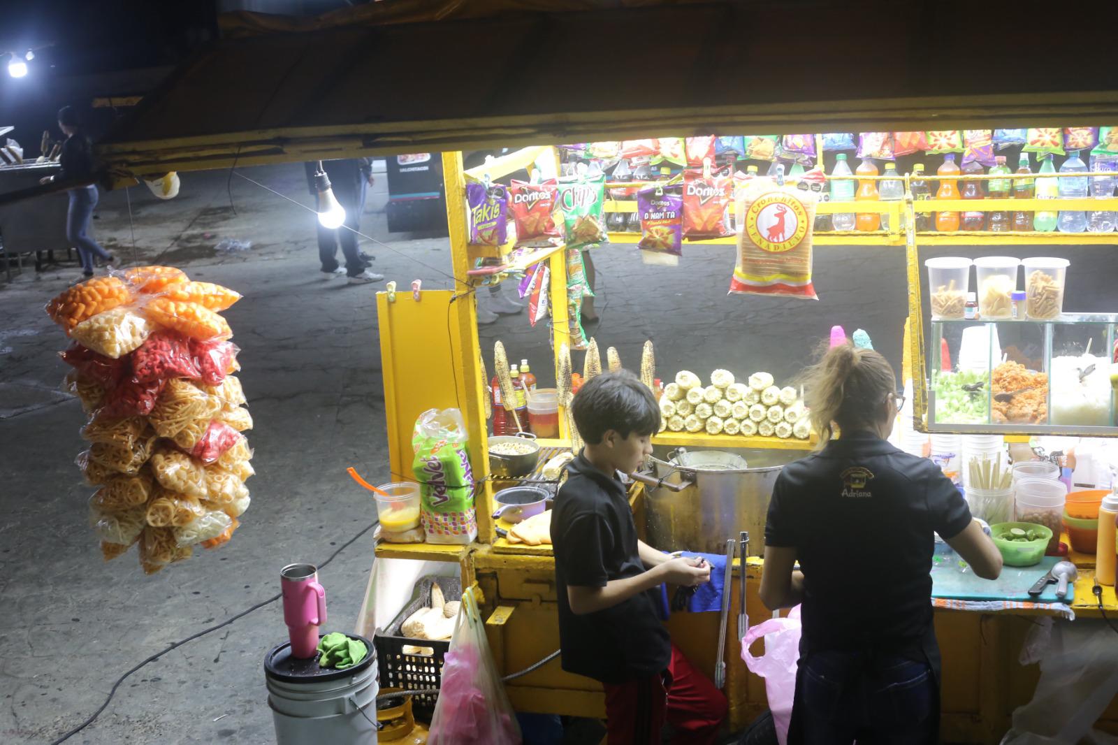 $!Pese a campañas negativas, locales y turistas disfrutan de la Glorieta Sánchez Taboada en Mazatlán