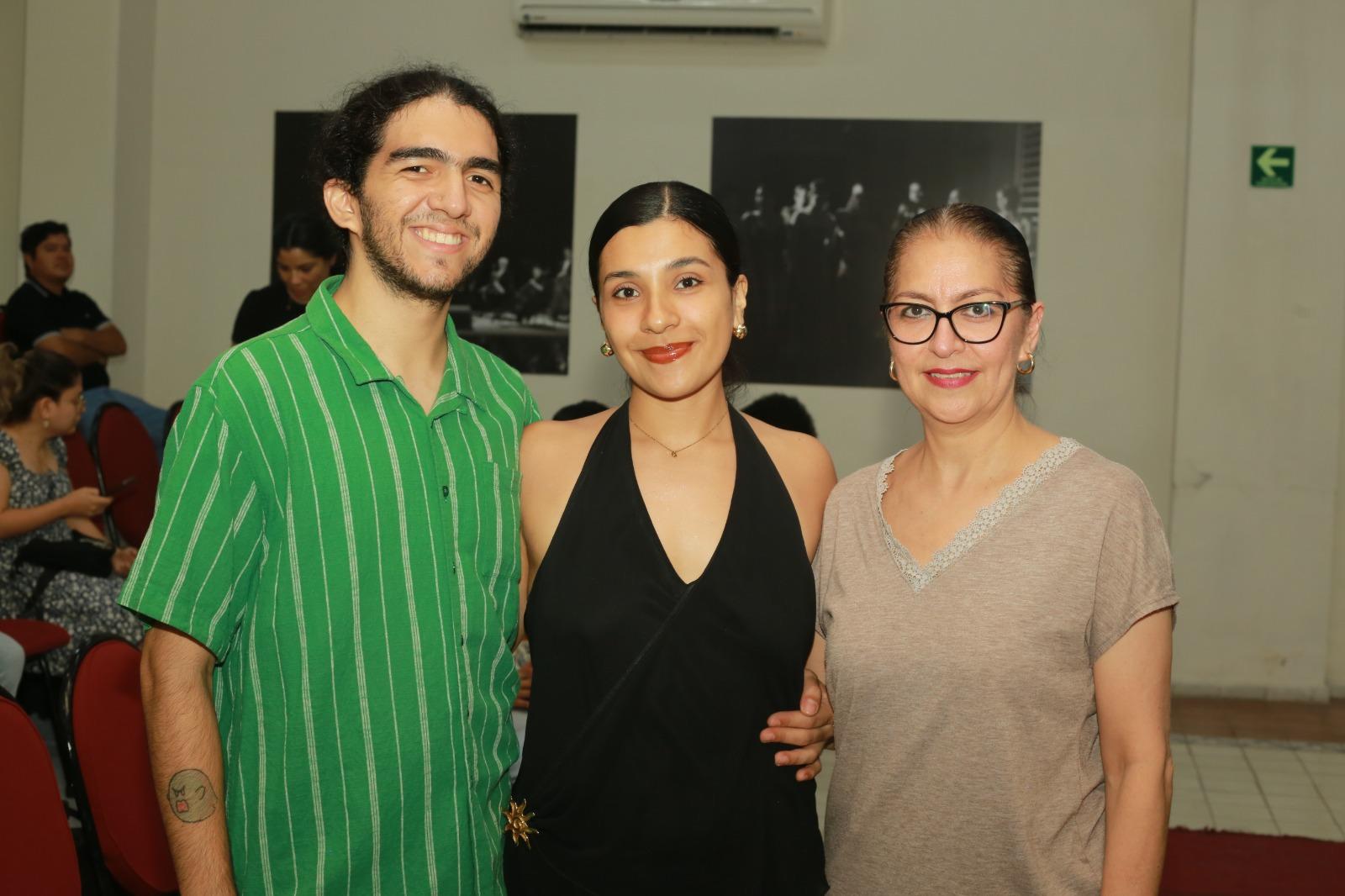 $!Javier Brito, Deneb Guzmán y Vanessa Arce.