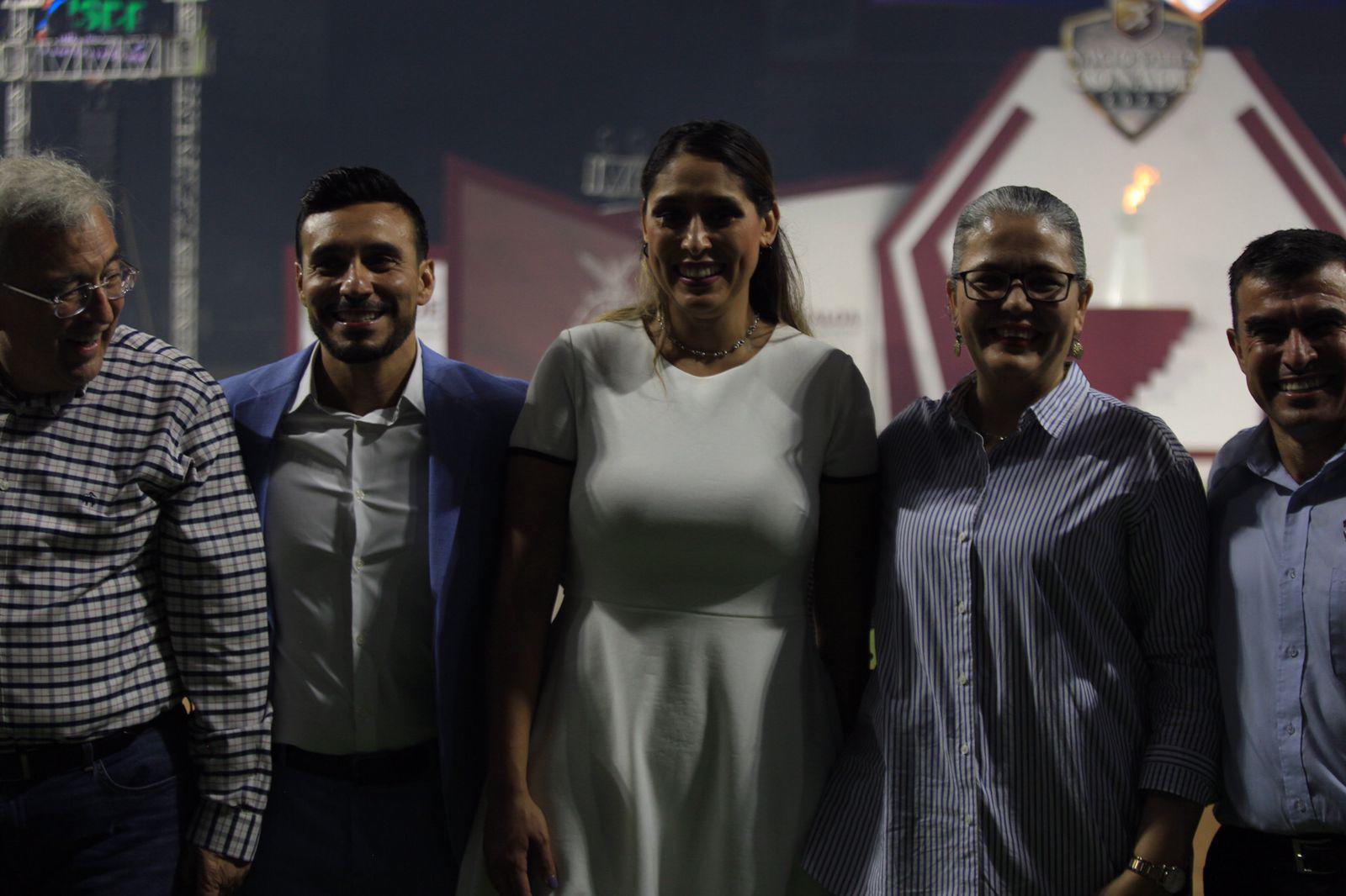 $!Con baile, carnaval y pirotecnia inauguran Juegos Nacionales Conade en Sinaloa