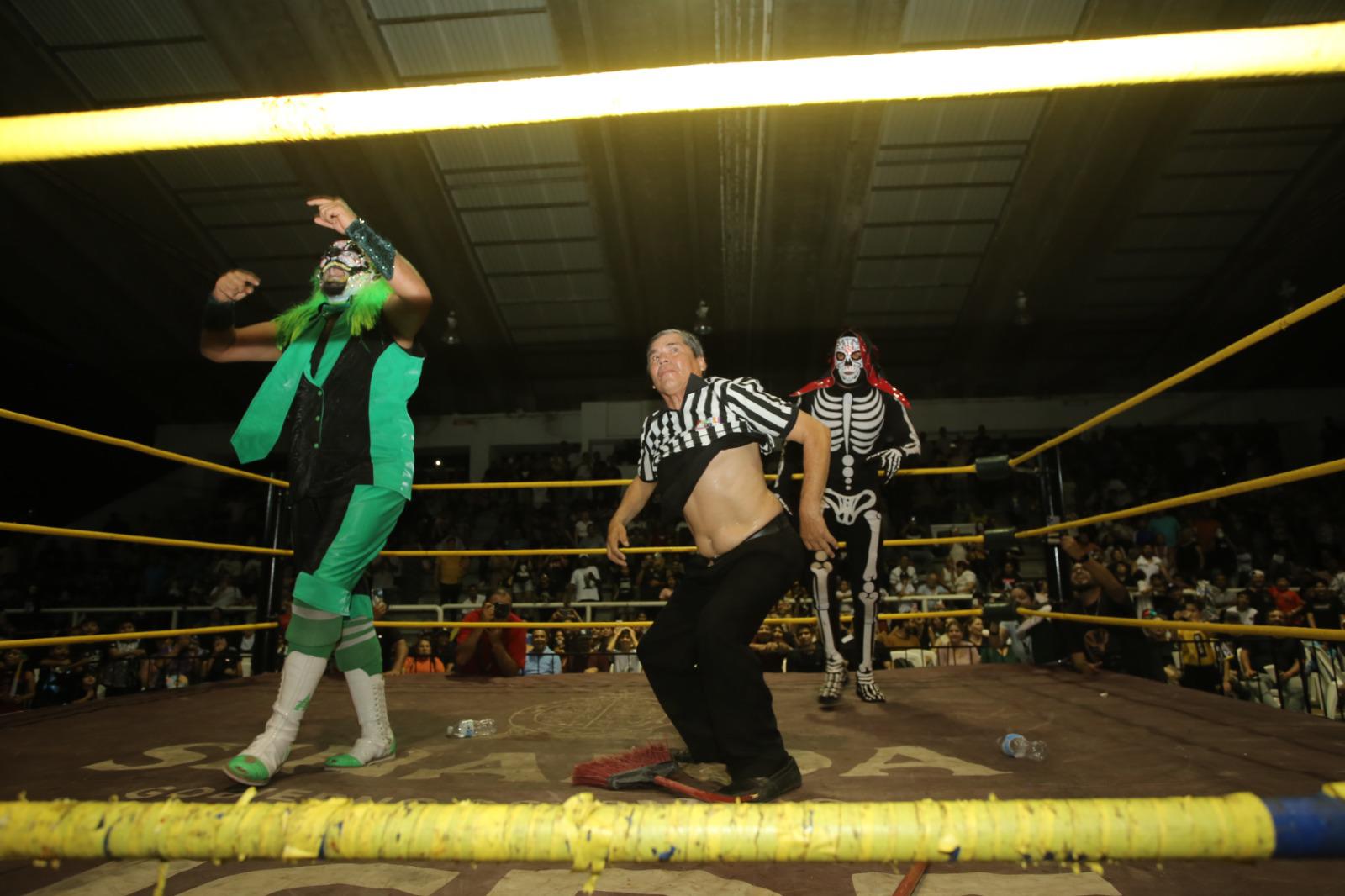 $!Brilla La Parka en presentación en Mazatlán