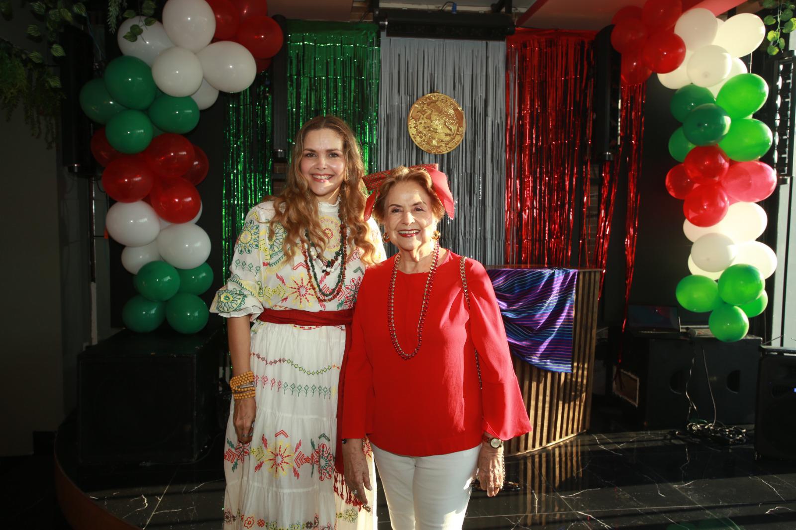 $!Imelda Morales de Chicuate y Magdalena Lizárraga de Ramírez.