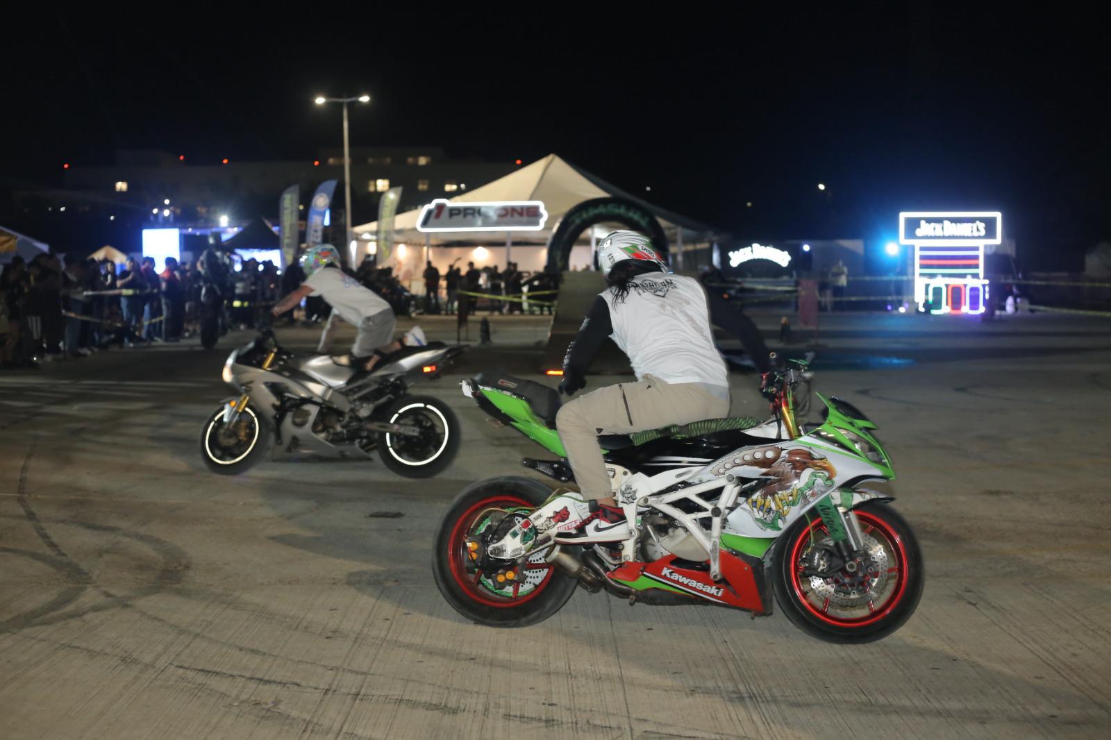 $!Muestran los ‘Locos Riders’ grandes acrobacias en la exhibición de Globo de la Muerte